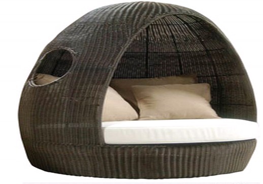 Rattan lounge